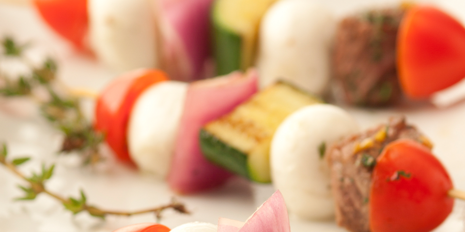 Large Image of Grilled Beef Skewers with Fresh Mozzarella